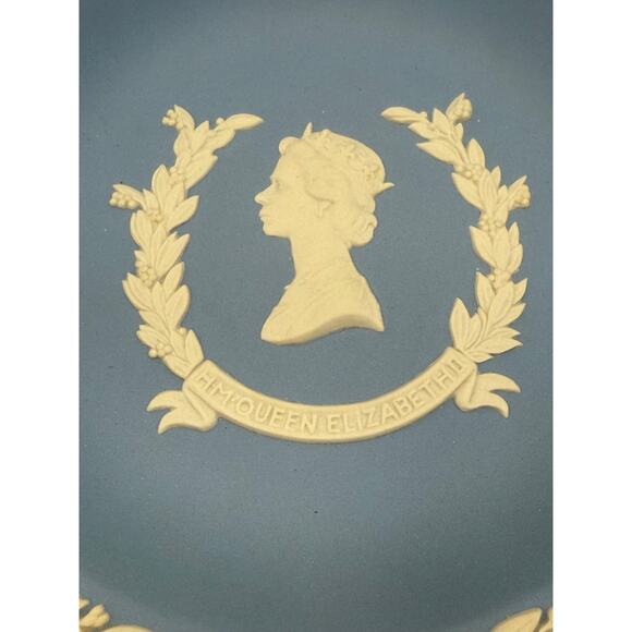 Wedgwood Jasperware Blue & White Royal Bermuda February 1975 Porcelain Plate - Picture 2 of 6